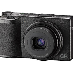 <リコー><GR>RICOH デジタルカメラ GR III(2424万画素/ブラック) GRIII